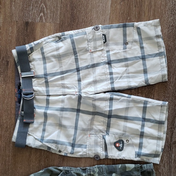 Two pairs sz 12 & 14 boys cargo shorts, Old Navy - Picture 3 of 8